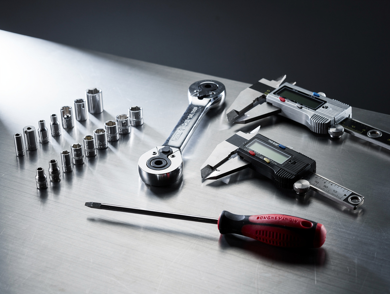 Precision chrome vanadium hand tools and socket set